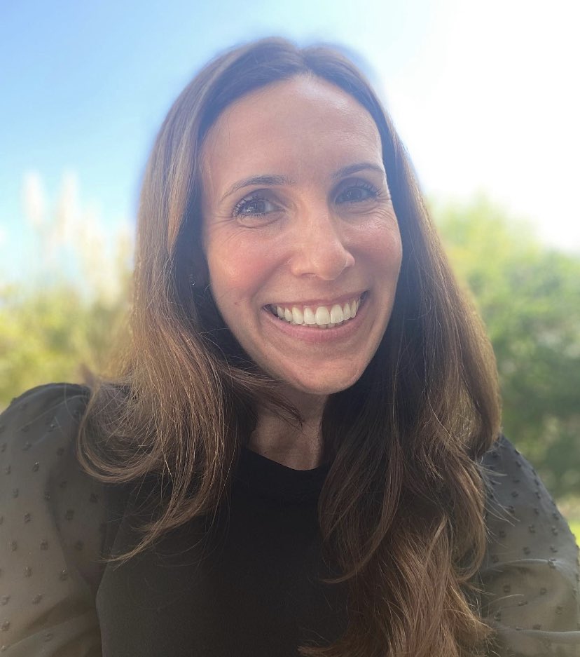 SundheimerMD's tweet photo. First day Kindbody! Super excited for my new chapter 💛
@WeAreKindbody 

#rei #fertilitydoctor #newjob #ivfdoctor #ivfsuccess #eggfreezing #familybuilding #fertilitypreservation #infertility #fertility #infertilitysucks #fertilitywarrior #newchapter #sundheimermd https://t.co/A5D1XSlxET