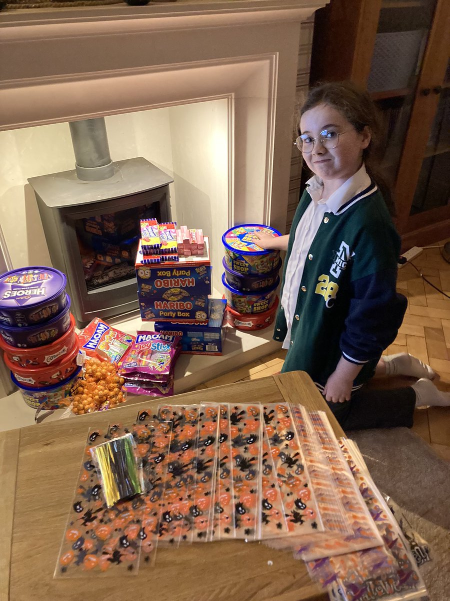 ScubbinStuart's tweet photo. @memcalea_maire you’ve taught her well !  trick or treat bag making #Halloween2022 https://t.co/cpx5J6aK1Y