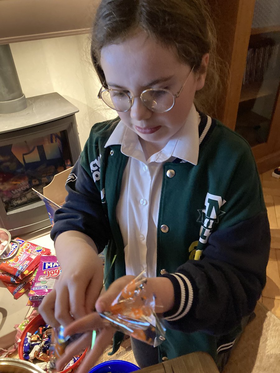 ScubbinStuart's tweet photo. @memcalea_maire you’ve taught her well !  trick or treat bag making #Halloween2022 https://t.co/cpx5J6aK1Y