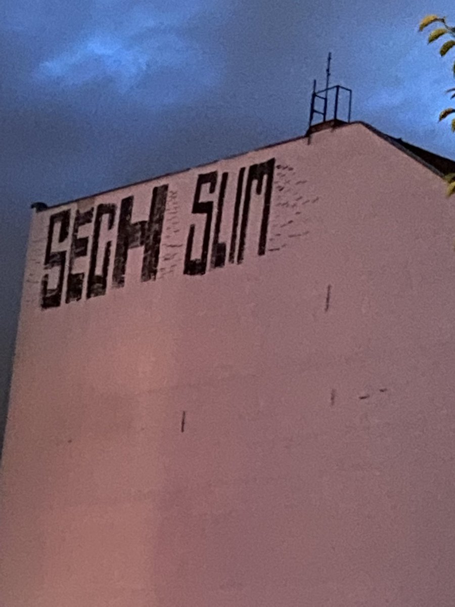 Slayp8's tweet photo. @sech28 wurde in berlin verewigt https://t.co/eqENeCQTy7