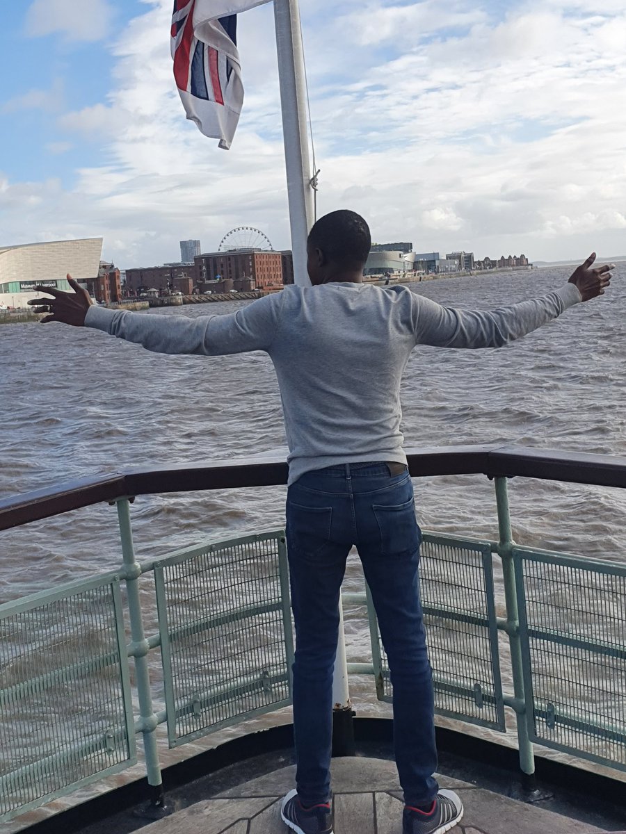 AyTheRaconteur's tweet photo. Day two from my #LiverpoolExperience ⛵️🌊
It was the Mersey Ferries, spending 60mins sightseeing majority of Liverpool on d sea was such a lovely feel.
And after that, we went to see the Liverpool Museum too.
#LiverpoolWasNiceToMe #HappySunday😊 https://t.co/PDZQkzKpBL