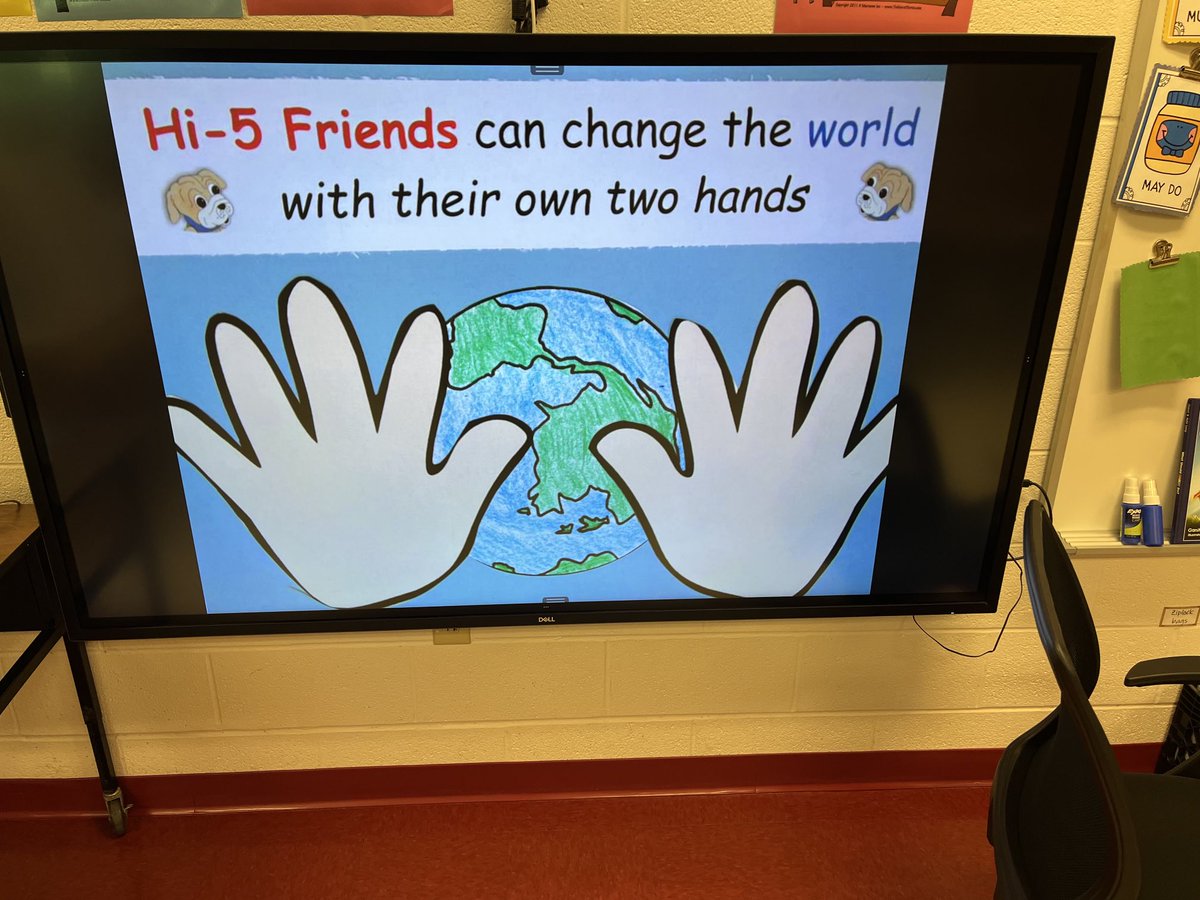 SOS_Palmer's tweet photo. Our ⁦@Hi_5friends⁩ have started their cross age mentoring in our Kdg and grade 1 classrooms. What an incredible experience to be able to witness for all involved. Thank you to the advisors, the teachers, the MS mentors and our youngest Champions for a great day! #FSPRIDE https://t.co/lkU4tMfSfF