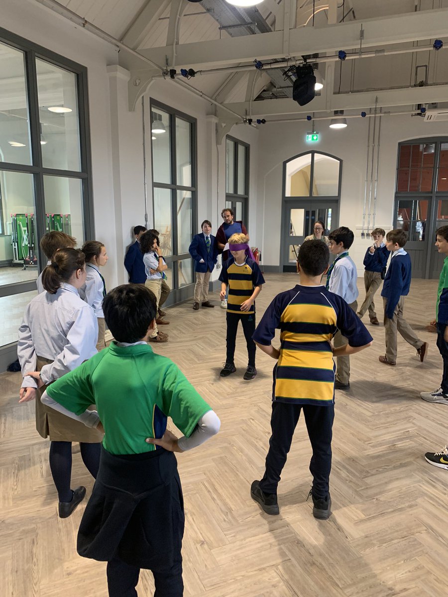 MaidaValeLang's tweet image. The finale of International Languages Week was all Year 7 &amp;amp; 8 Pupils acting out a devised scenario in French in a theatre workshop ran by @markjmaughan &amp;amp; @DissyD 🎭🇫🇷   An incredible experience! We hope this is a gateway for Pupils to start reading French plays &amp;amp; literature.