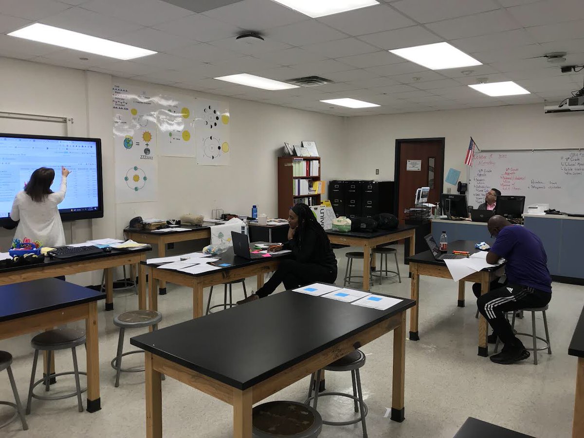 AISD_MSScience's tweet image. Data, Data,Data! @LewisMS_AISD 8th grade science CBPL analyzing data from their CBA… looking for patterns to determine their plan of action prior to 1st NW DCA.