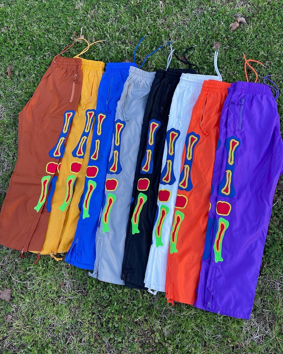 hollywoodhunna's tweet photo. i just dropped the hardest skele pants in 8 colors! 💛🧡💜 a simple retweet could win you a pair ☠️ https://t.co/A2pBE5yGcC