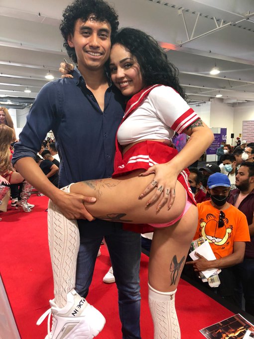 #AquilesBaezta FOTO con la #Ni&ntilde;aMala @HelenaDanaeXXX 😈🥵!!  &iquest;Se armar&aacute; una COLABORACI&Oacute;N? 🤔  #RT y ❤️ para<a href="/tag/aquilesbaezta"class="tags">#AquilesBaezta</a><a href="/tag/ni%C3%B1amala"class="tags">#Ni&ntilde;aMala</a><a class="tags" href="/tag/helenadanaexxx">@helenadanaexxx</a><a href="/tag/rt"class="tags"><span>#rt</span></a><a href="/tag/pornomexicano"class="tags"><span>#pornomexicano</span></a><a href="/tag/onlyfans"class="tags"><span>#onlyfans</span></a><a href="/tag/colegialacaliente"class="tags"><span>#colegialacaliente</span></a>