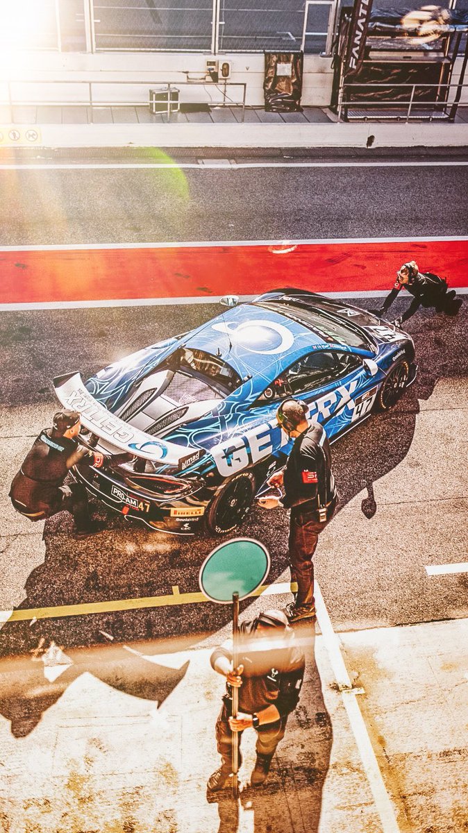 “Monday is for people with a mission.” —Cristina Imre #MondayMotivation #racing