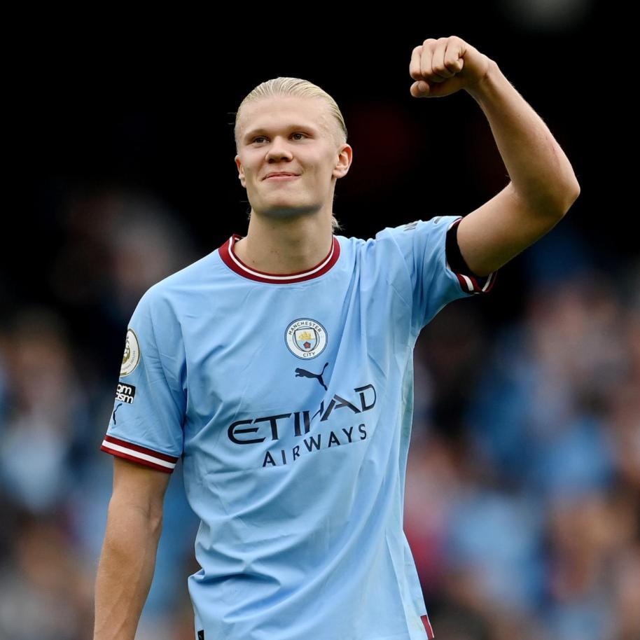 FootballFactly's tweet photo. The crazy stats of Erling Haaland:

🇦🇹 Salzburg: 29 goals in 27 matches
🇩🇪 Dortmund: 86 goals in 89 matches
🇳🇴 Norway: 21 goals in 22 matches
🏴󠁧󠁢󠁥󠁮󠁧󠁿 Man City: 17 goals in 11 matches

⚽ 153 goals in 149 matches !

He’s not human. 🤯 https://t.co/cGQYkw8EfV