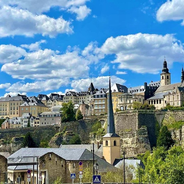 BestPlaceToSta1's tweet photo. 📍 Lüksemburg
Visit https://t.co/0WSgjuKygw

#wander #travel #travelgram #traveling #travelling #travelingram #travelphotography #instadaily #instatravel #instapic #instaphoto #nthtravels #asian #pinoy #pinoytraveler #teamtravelers #welivetoexplor

#photography by @nth.travels https://t.co/hfen0ZSBT9