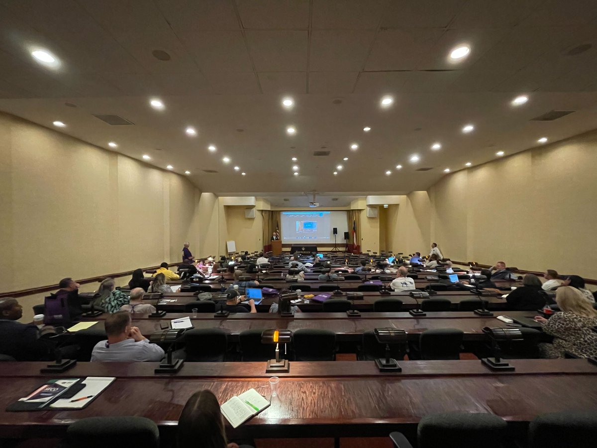 SecoConference's tweet image. Manager Monday is in progress! Today has been filled with insightful educational sessions and networking opportunities tailored specifically for community managers 🤝

#SECO #SECO22 #MHProfessional #MHIndustry #ManagerMonday