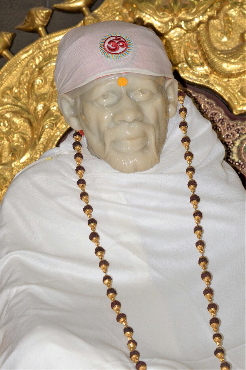 Mr__Rathore's tweet photo. #आज #श्री_साईं_बाबा के #आशीर्वाद से #श्री_साईं_बाबा_की_रात्रि_आरती (10:15 PM) #शिरडी में #लाइव_शामिल होने का #सौभाग्य प्राप्त हुआ!❤️
#ॐ_साईं_राम🙏🏻
@SSSTShirdi https://t.co/eLyD5AgTZL