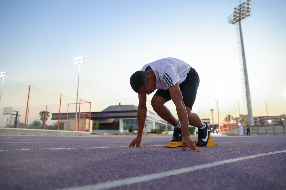 MahdAcademy's tweet image. إحـمــــاء 💪
استعـداد 🦿
انـــطلاق ⚡️

📸| لصناعة بطل أولمبي جديد .. مواهب ألعاب القوى يواصلون العمل في #أرض_الأبطال 🏃‍♂️💜