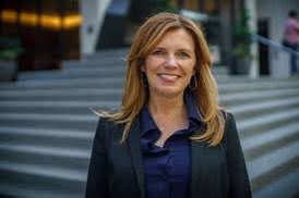 Adorable_Todd's tweet photo. In Oregon - looking like Christine Drazan (R), might actually win the governor's race!!! Polling consistently shows her tied or ahead. https://t.co/FMbd2FbQWk