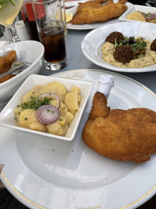 #vienna it&rsquo;s a love ❤️ #schnitzel it&rsquo;s my favourite 🤩 https://t.co/qMBqXDi5N7<a href="/tag/vienna"class="tags">#vienna</a><a href="/tag/schnitzel"class="tags">#schnitzel</a>