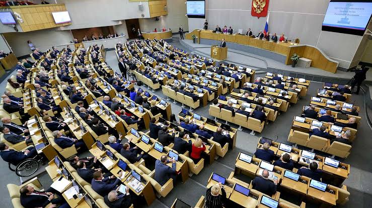 La Duma Estatal (cámara baja del parlamento ruso) aprobó por unanimidad en primera lectura el conjunto cuatro proyectos de leyes constitucionales sobre la entrada de las Repúblicas Populares de Donetsk y Lugansk , así como las regiones de Jersón y Zaporozhye en Rusia🇷🇺.