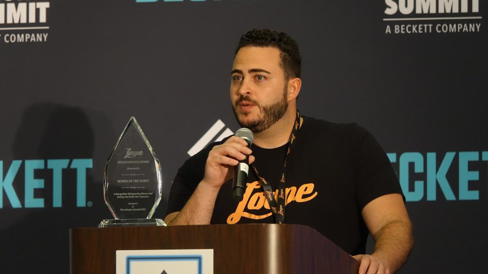 dacardworld's tweet image. Chris of @LoupeTheApp just dished out a Breakthrough Award to our friends over at Women In The Hobby!