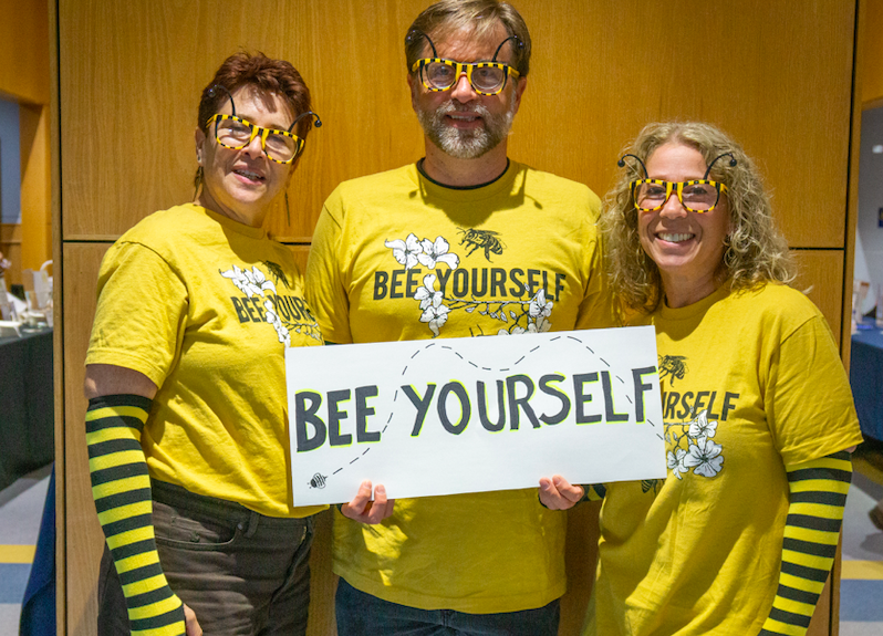 NHSlibrary's tweet photo. A full hive of teams is ready to spell in the Community Spelling Bee on 10/7, including Hive One (formerly Bee Yourself). Support your favorite spellers now on the team fundraising page or by “tipping the honey pots” at the door on Friday. https://t.co/y9VHHwK8fY https://t.co/URwOFjF36h