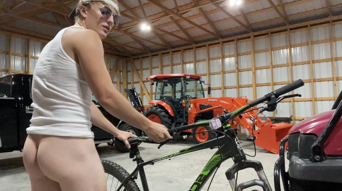 What happens in the shed stays in the shed.. https://t.co/KVnzzEyYTD