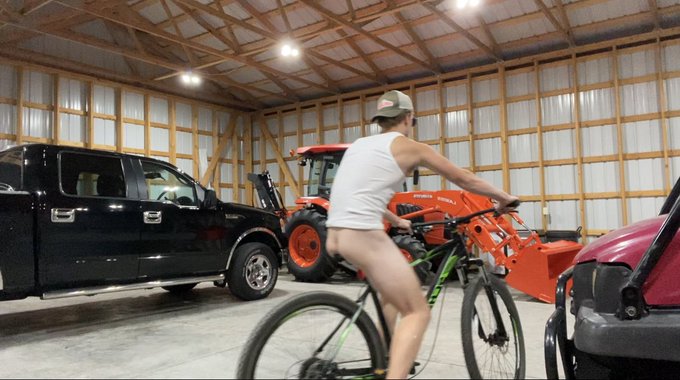 What happens in the shed stays in the shed.. https://t.co/KVnzzEyYTD