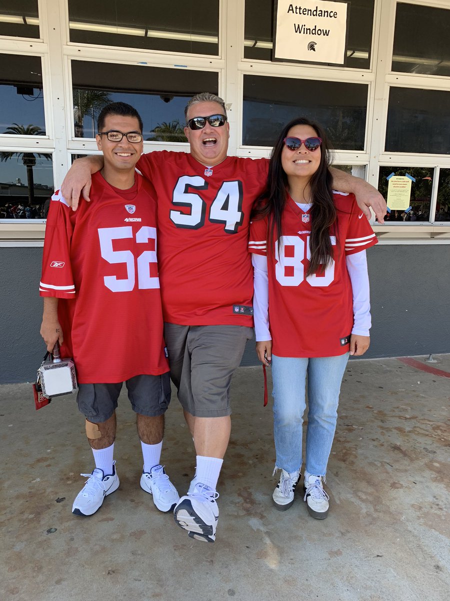 RMHS_Chemistry's tweet photo. representating #twinday for RMHS HOCO Spirit Week w/ @CarrieFong2 @ @ericcoreas https://t.co/BJ3V5EsIoF