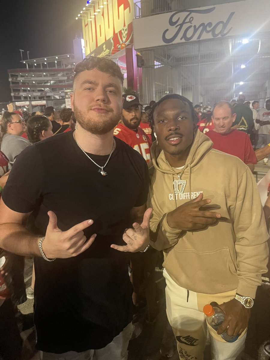 SuperEvan tweet media