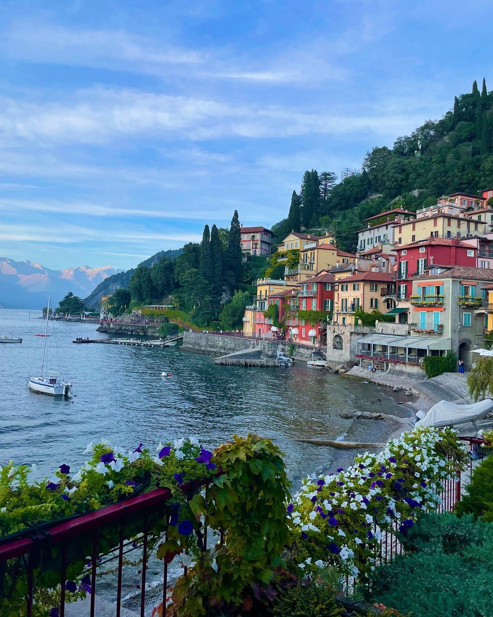 Abb_Reid's tweet photo. Lake como in all its beauty 🏞️🌸⛰️🌞 https://t.co/f7QnL0YkDL