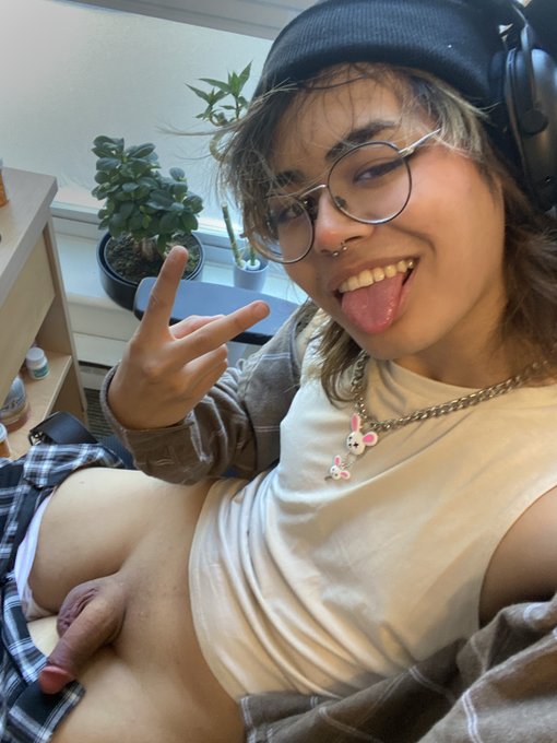 Fun fact: skater girls have dicks https://t.co/zgdTQ5aYNj