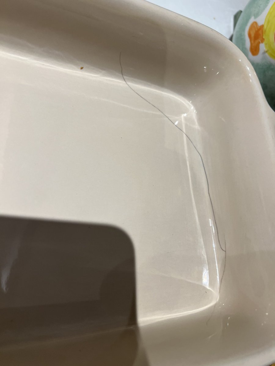 SebastianHymas's tweet photo. @lecreuset very disappointed with your ceramic dishes. I’ve had them less than a year and 2 have got large critical cracks running completely through them! I expected better! https://t.co/LC3r8dmqTh