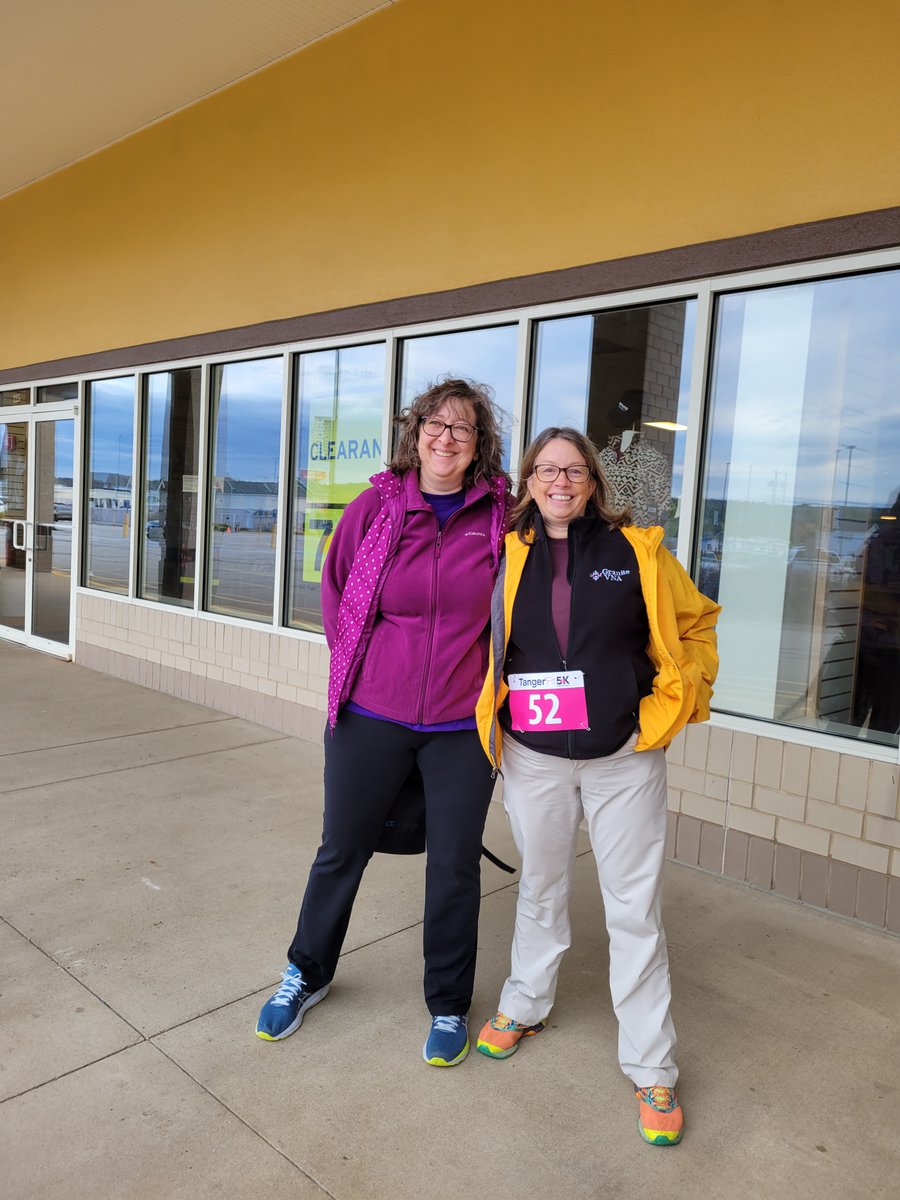 GraniteVNA's tweet photo. Team members and family members were on the move as they braved the cooler temperatures to participate in the Tanger Fit5K Run/Walk yesterday morning! Funds raised benefited @ConcordHospital, Laconia Breast Cancer Initiatives. https://t.co/WlsQ16usug
