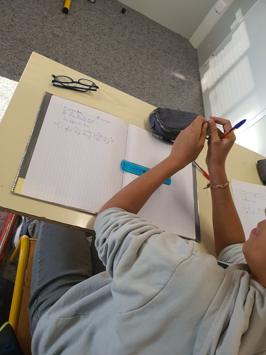Yannick_Porte93's tweet photo. Les 1ers cours de Chinois ont eu lieu à Sisley.
1 nlle LV2 qui lève le voile, pr 22 él. sur culture/langue chinoises. 
Viser l'excellence et motiver les élèves plus en difficultés à se surpasser et à donner le meilleur d'eux-mêmes, c'est participer de la réussite de nos élèves https://t.co/nHjjqKmEDS
