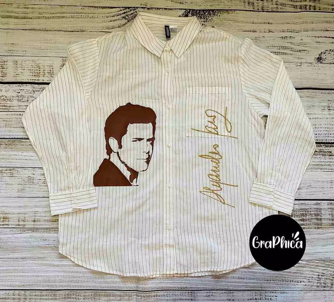 AQueNoMeSuenAS's tweet photo. 😍 camisa personalizada @alejandrosanz 😍

#Repost @graphica_toluca 
——
40 vueltas al sol 😍

Todo el equipo deseamos que estas 40 vueltas sean las mejores! 

#alejandrosanz #cuarentavueltasalsol #personalizados #toluca #metepec #hechoamano #hechoconamor #GraPhica https://t.co/G6aDw592x8