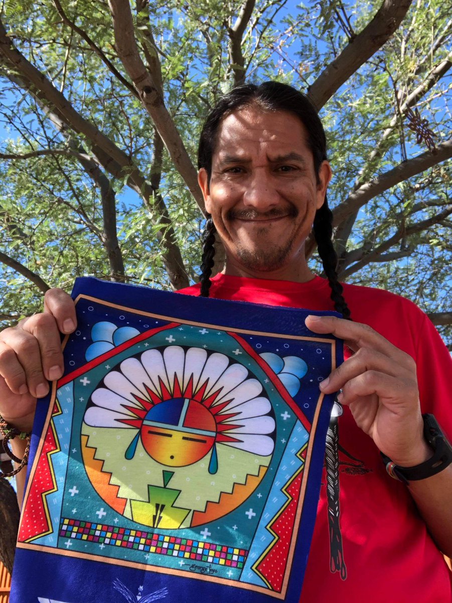 Sergio_concolor's tweet photo. Excited to participate in the #SantaFeInternationalHalfMarathon on Indigenous Peoples’ Weekend. O’ga’po’geh (aka Santa Fe) is located in #Pueblo lands. More info: https://t.co/D7SyuX2AEy
#EverydayIsIndigenousPeoplesDay
#IndigenousPeoplesDay #LegsForLandBack #RunningOnNativeLands https://t.co/HcQgZyD80r