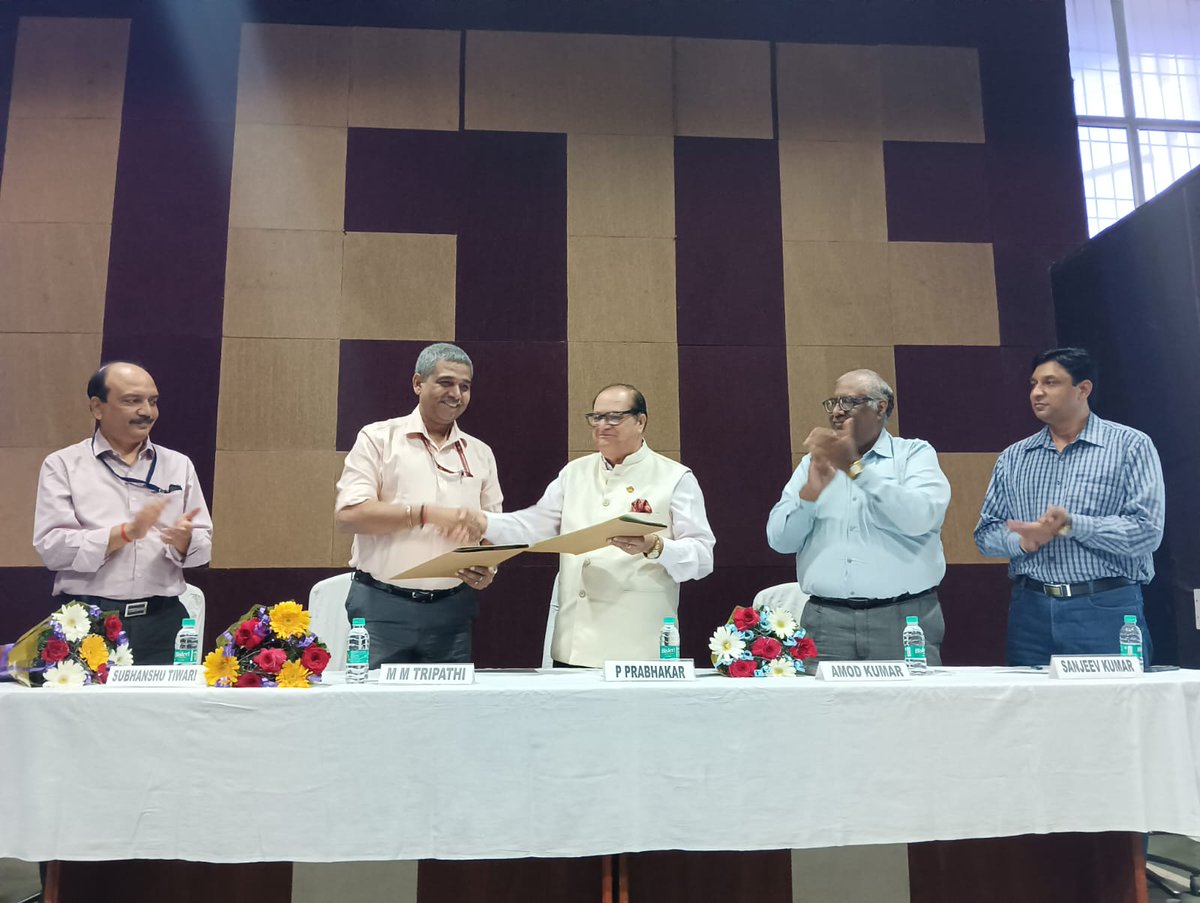 CHD_NIELIT's tweet photo. NIELIT Chandigarh has signed an MoU with Institution of Electronics and Telecommunication Engineers ( #IETE ) to jointly implement Capacity Building Programs in the area of #IECT & Emerging Technologies and to utilize each otherโs resources for research and training activities. https://t.co/fvsz9IcUSd