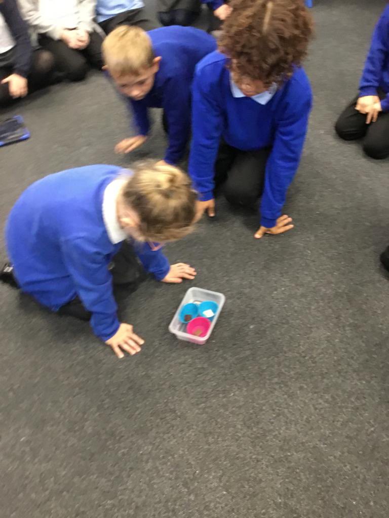 DorchesterHull's tweet photo. Y3/4 enjoyed their experiment where they investigated if we could change a materialโs state by changing its temperature. We melted white, milk and dark chocolate in boiling water and timed how long it took to melt!๐ซ #dorchesterscience #comparativetesting #observingovertime https://t.co/uzlyXjSYcL