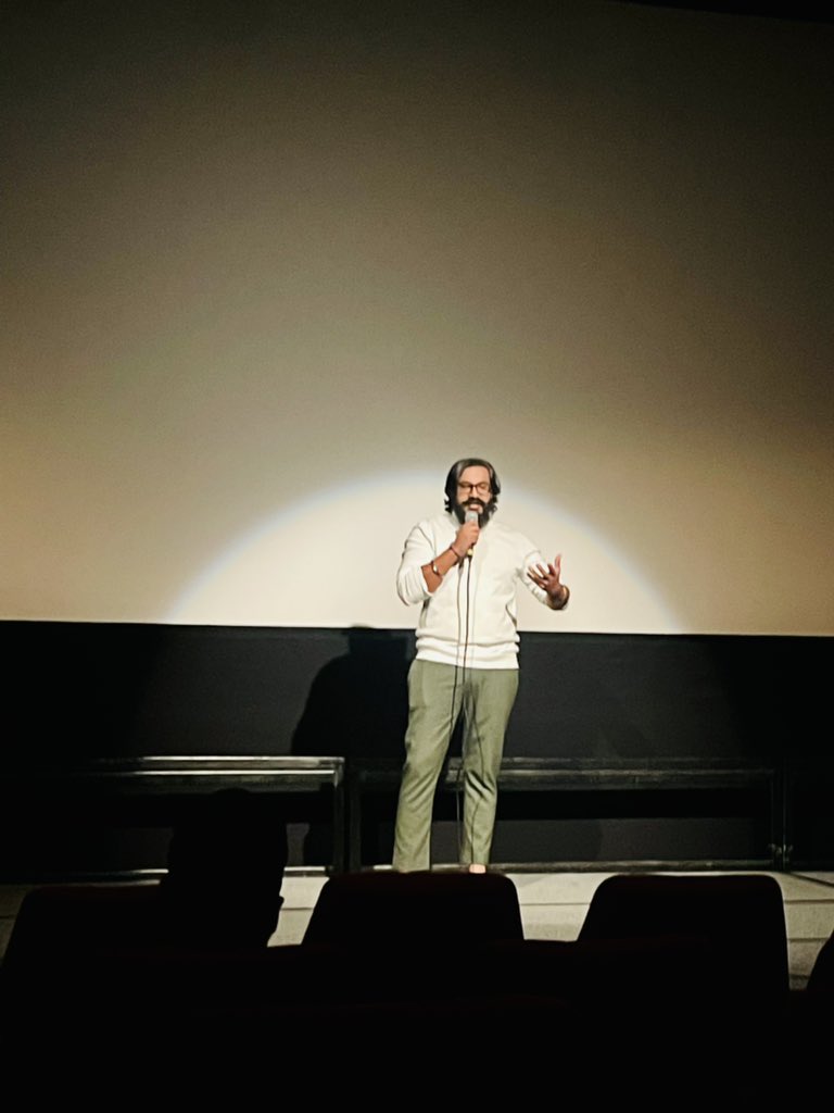lexialegend's tweet photo. At the premier for #FancyARedo
@ArunKapur333 opening the screening with a great poem and good vibes. β¨π https://t.co/XRC0nLlEPi