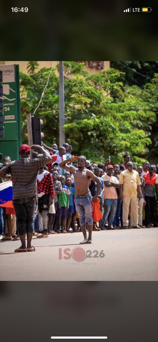 Songne57856017's tweet photo. Les sankaristes 🇧🇫🔥@france24 @luca_varan @burkina24 https://t.co/dKpJp6KDPx