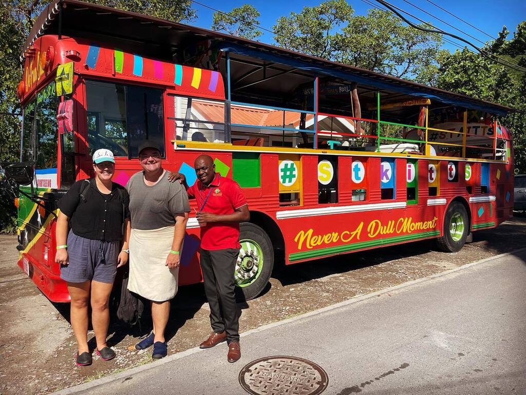 ParoDeeJay's tweet photo. Party buuuuus! We decided to try the “Bob & Elvis” party bus today with #CaribbeanJourneyMasters in #StKitts and had an amazing day at #FrigateBay!! (Yes, I know my skirt and my shirt don’t match, ha ha… ~Jay) :P #SaintKitts @caribbeanjm https://t.co/zOMRusUbHl