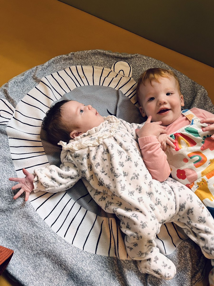 pipheaney's tweet photo. i am living the life i dreamed of as a child, a 25 year old stay at home mum with 4 small children and a wonderful husband.. i don’t ever want them to grow up💓 https://t.co/liCCo0JMui