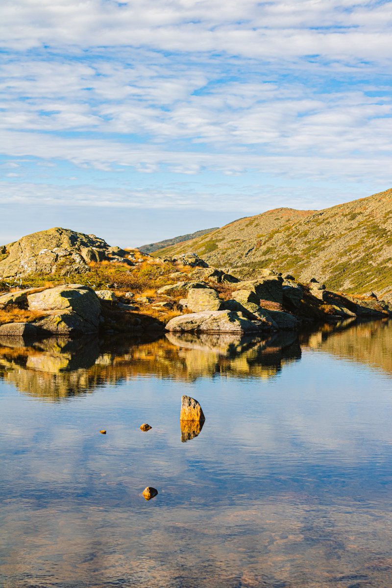 kevinjohnpost's tweet photo. Autumn backpacking in the White Mountains https://t.co/PTdmqPILXV