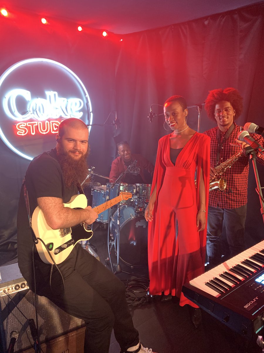 damoyee's tweet image. Behind the scenes in Atlanta at Coke Studio Live… We are excited to share that DAMOYEE had the opportunity to collaborate w/ @CocaCola and meet @BIABIA recently. See #DAMOYEE &amp;amp; her band premiere her new song “little liar” live on #CokeStudioLive on @tiktok_us 10/13 at 8pm ET!!💜