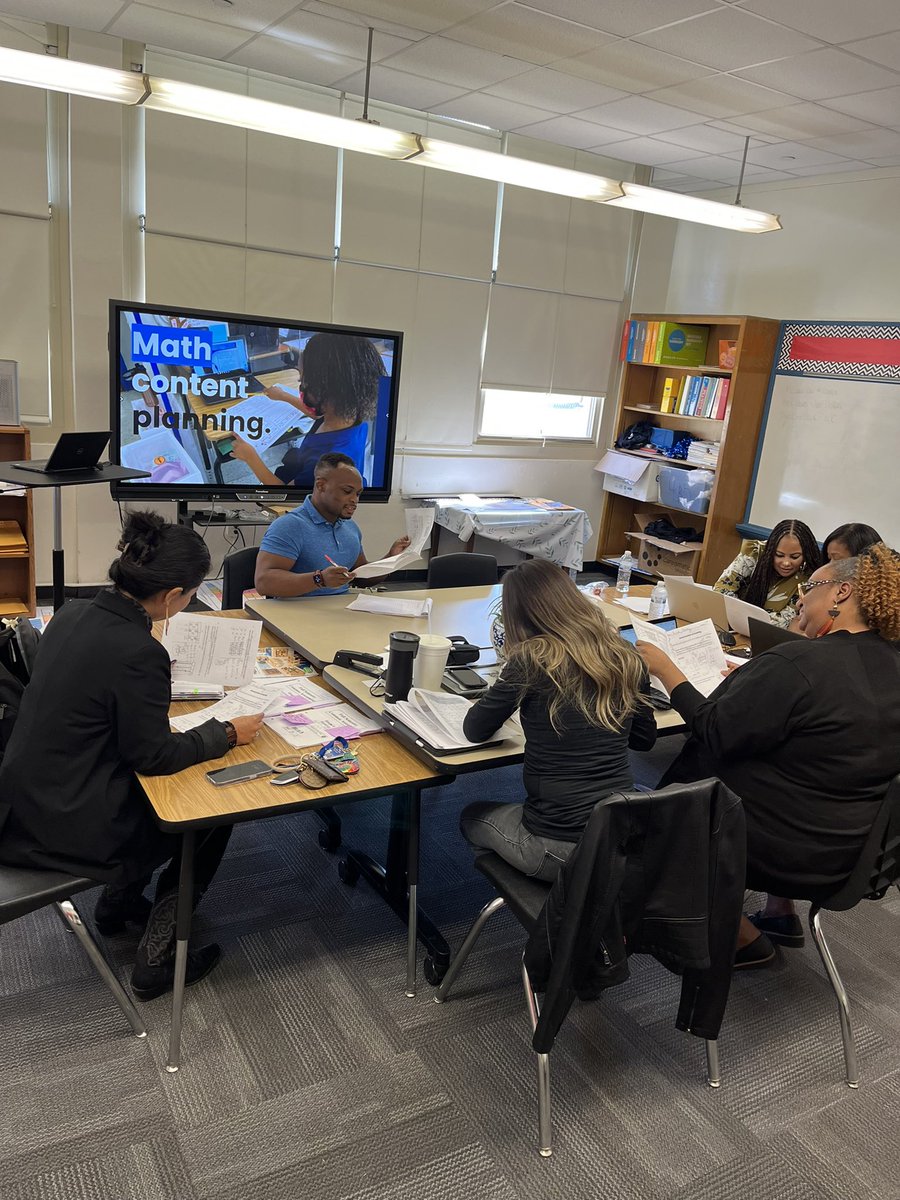 qpipkinsMEd's tweet photo. Do you want to know my FAVORITE part of Mondays? Tearing it up with my “Ayeee-Team”! This group of instructional leaders amaze me everyday and we teach one another! Top-notch instruction begins in this room! Let’s go! #MissionPossible @ACEDallasISD @JNB_Eagles @TeamDallasISD https://t.co/0wfPohCths