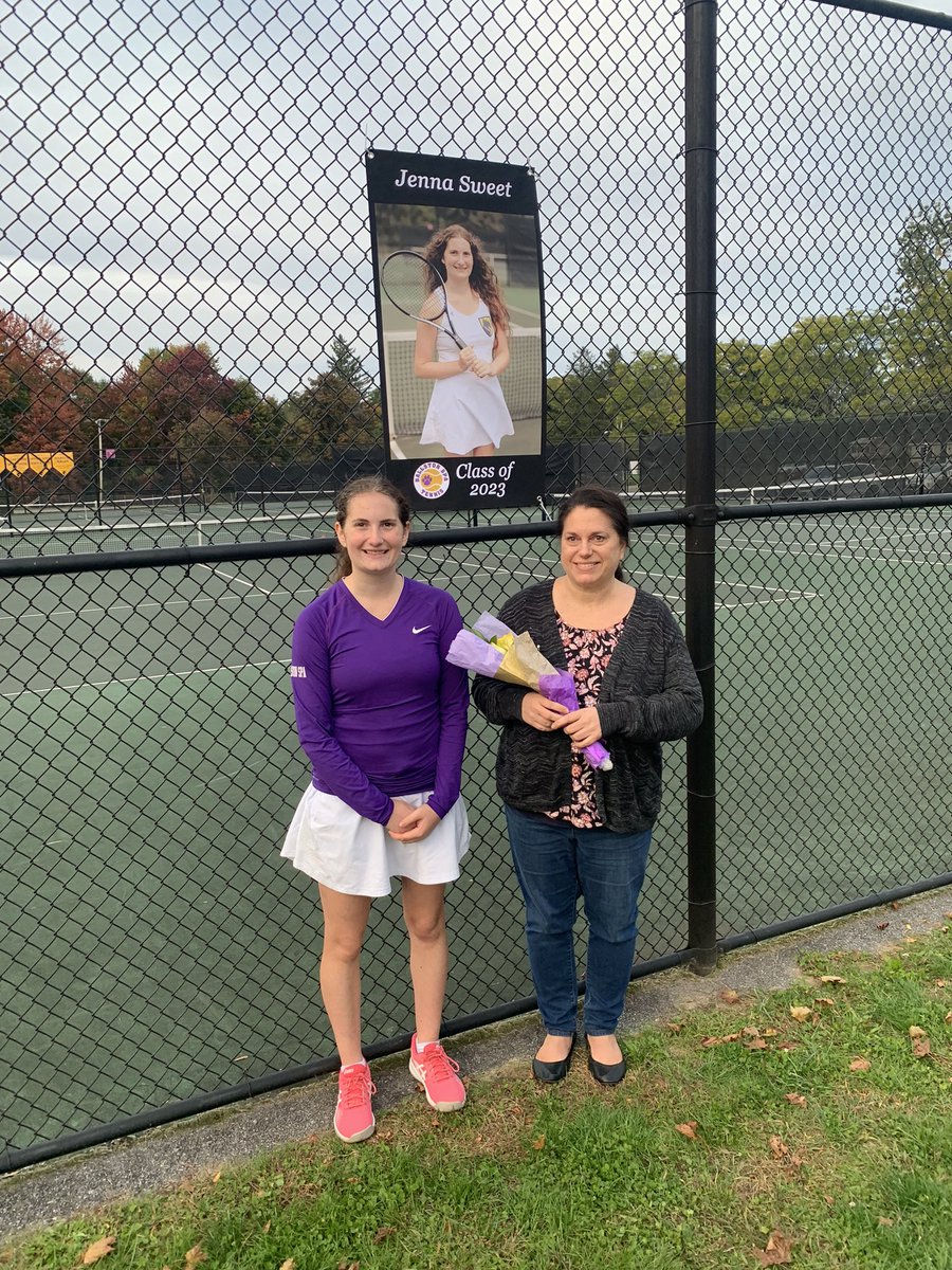 G V got to celebrate our seniors and picked up another W! 9-0 sweep vs. Columbia. Great night!