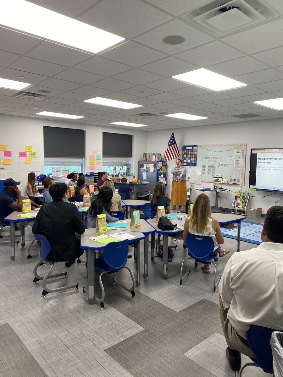 LR_ADHUS_FAUHS's tweet photo. Kindergarten and 1st grade Literacy Night @ADHUSelementary was a success! #owlsread https://t.co/KtwKWQI499