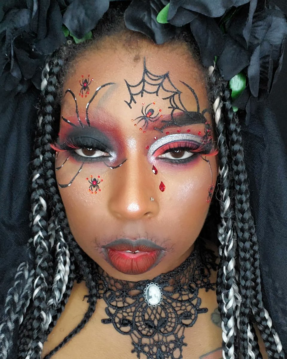 NaeJIrene's tweet photo. Black Widow 🕷 🕸 
.
Product Used 
.
@OFRACosmetics 
- Silicone Gel Primer 
- Absolute Cover Foundation 
( use code NAEJ for $$$ off)
.
@thecrayoncase 
- 🖍Notepad Palete Black 
- 🖍Notepad Palette Red 
-🖍 Blushbinder
-🖍 Blackboard Liquid Matte Lipstick 
-🖍Adams Matte https://t.co/PL3PJ2Mujk