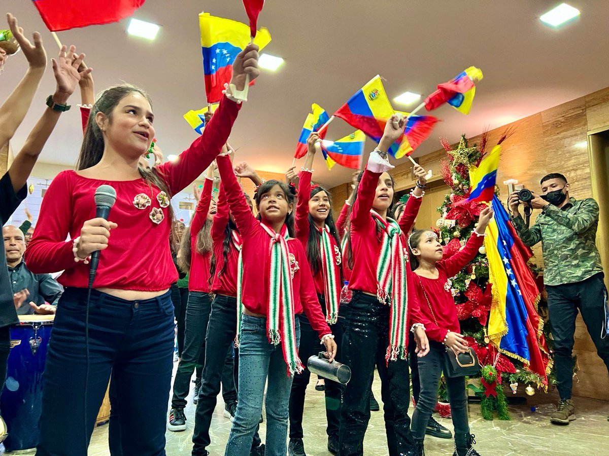 sapi_ve's tweet image. #SomosSAPI 🇻🇪
✨ Al ritmo de la parranda, la familia SAPI dio la bienvenida a la Navidad✨

#RegresoAClases