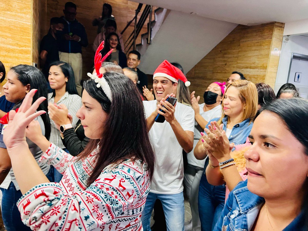 sapi_ve's tweet image. #SomosSAPI 🇻🇪
✨ Desde del SAPI esperamos que la magia de la época más bonita del año ilumine los hogares de las familias venezolanas✨