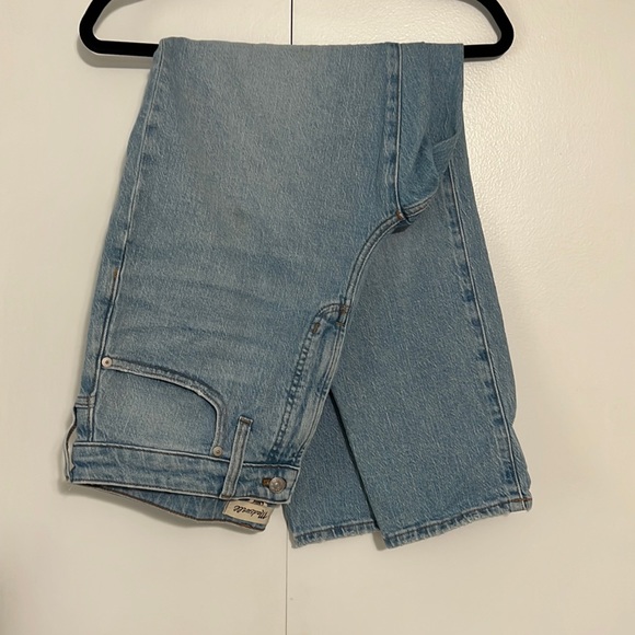 jtpesto's tweet photo. So good I had to share! Check out all the items I'm loving on @Poshmarkapp #poshmark #fashion #style #shopmycloset #madewell: https://t.co/wsL9yR8Udm https://t.co/00XMhcWMSU