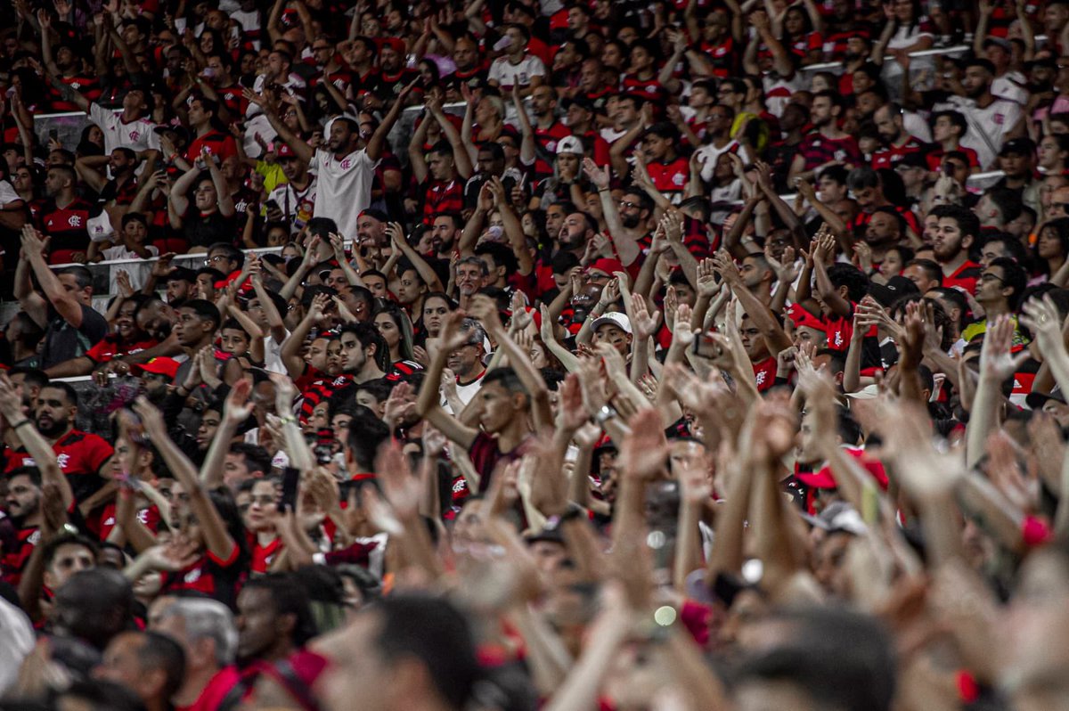 Identidadern's tweet photo. A Torcida do Flamengo pagará R$ 400 pelo ingresso da final da Copa do Brasil, na Neo Química Arena, no primeiro jogo, 12/10. Os corintianos pagarão o mesmo valor no Maracanã, na partida decisiva dia 19/10.

🗞 MeuTimao
📸 Divulgação - Flamengo

#Flamengo #VamosFlamengo #CRF https://t.co/Jfmt2TtWzY