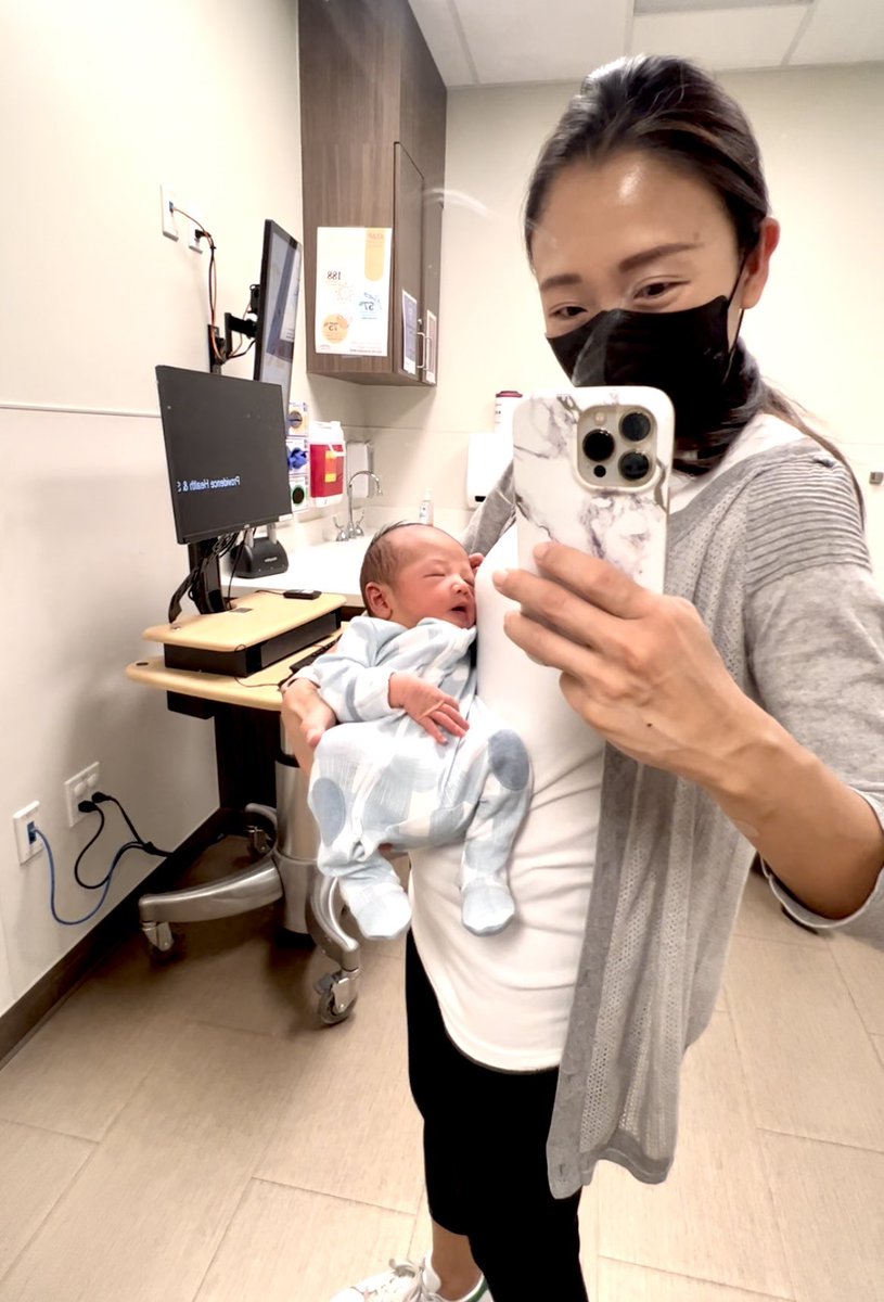 sallydelrey's tweet photo. 産後1週間
日曜：出産
月曜：退院
火・水曜：お家
木曜：小児科→黄疸数値の検査→光線療法のため入院
金曜：入院して経過観察
土曜：退院
日曜：お家
月曜：小児科
移動多いな。忙しかった💦

小児科で経過観察のFollow up👩‍⚕️ #アメリカ生活 #海外生活 #babyboy https://t.co/xspzbfTTjm via @YouTube https://t.co/bwFjFVUkge