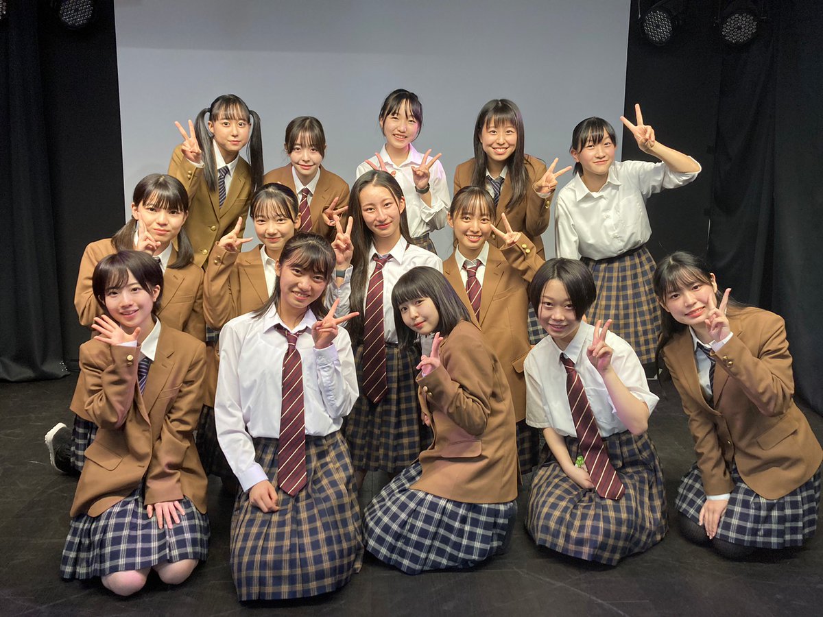 「TOKYO青春映画祭 Live Stage Believe!」
中2映画アイドル部のLiveを朗読劇メンバーはステージ裏で踊って盛り上がっていました！たくさんお話して写真も一緒に撮れて嬉しかった💚
2023ヒロインズも観に来てくれて嬉しかったです(*´ｰ`*)
 #中2映画プロジェクト